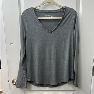 Aeropostale Gray Fitted Long Sleeve T-Shirt